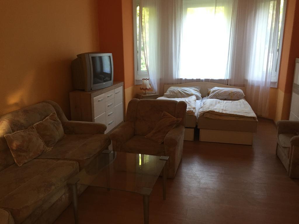 Pálma Apartmanház Siófok Esterno foto